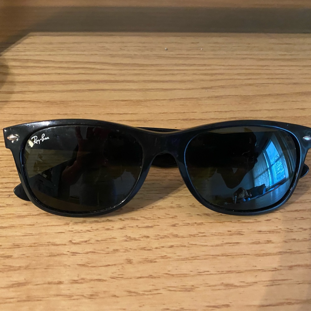 Raybans style 2132